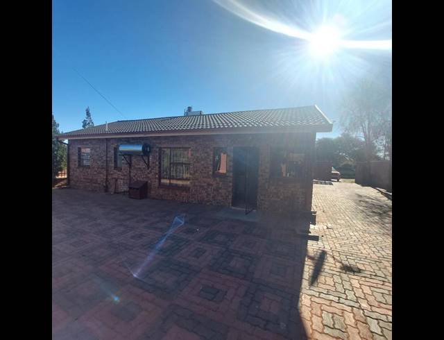 3 BEDROOM HOUSE FOR SALE IN LEHURUTSHE